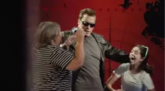 Arnold Schwarzenegger Poses As Wax Statue To Prank Madame Tussauds Tourists