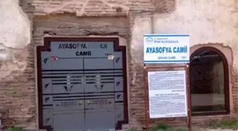 İznik Ayasofya Orhan Camisi'ne Cam Kapıya Tepki