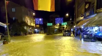 Bartın'da İşyerlerini Su Bastı, Alt ve Üst Yapı Hasar Gördü