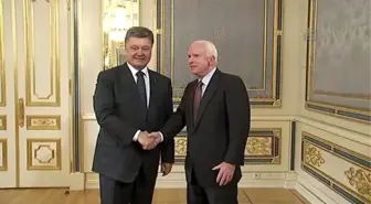 John Mccain ve Beraberinde Heyet Ukrayna'da