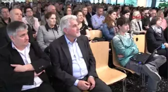 Almanya'da Okul Birincisi Melda, Gururlandırdı