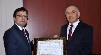 AK Parti Giresun Milletvekili Turhan Alçelik Mazbatasını Aldı