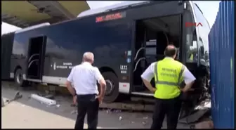 Boğaziçi Köprüsü'nde Metrobüs Kazası