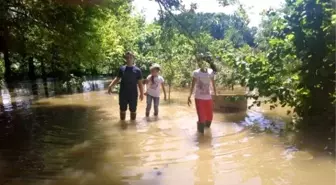 Erenler'de Su Baskınları Mağdur Etti