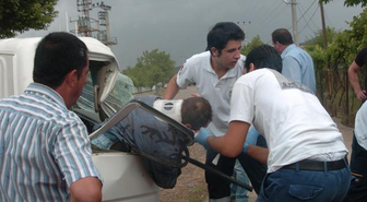 Kamyonet, Tankere Çarptı: 2 Yaralı