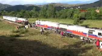 Karabük - Tren, Beton Mikserine Çarptı: 1 Ölü