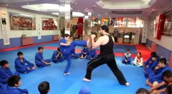 Şişli'de Kuştepeli Çocuklar Karate ile Hayata Tutunuyor