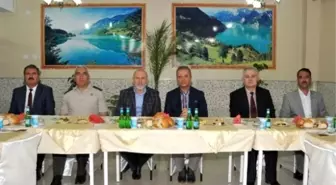 Vali Güner İftarını Huzur Evi Sakinleriyle Yaptı