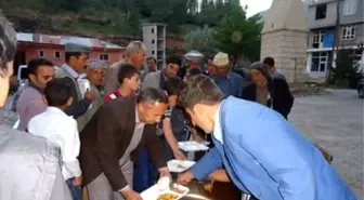 Bahçesaray Belediyesi'nin İftar Çadırına Yoğun İlgi