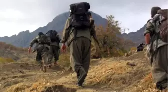 PKK'lı Terörrisler, İşçileri Tehdit Edip Araçlarını Yaktı