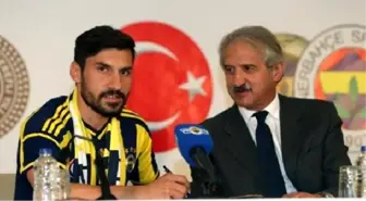 Şener Özbayraklı 4 Yıllık Sözleşmeye İmza Attı