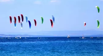 Bozcaada'da Kiteboard Heyecanı