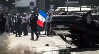 Fransız Taksicilerin Protestosunda Ulaşım Felç Oldu