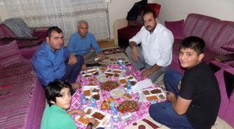İl Başkanı Akçay, Her Akşam Bir Aileyi Ziyaret Ediyor