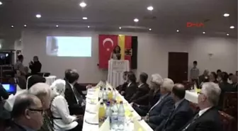 Almanya Uyum Bakanı Özoğuz İftar Yemeğine Katıldı