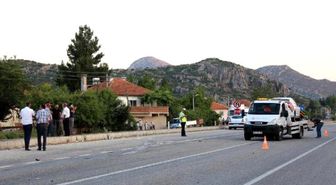 Kavşakta Otomobille Motosiklet Çarpıştı: 1 Ölü, 1 Yaralı