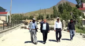 Gürpınar Belediyesinden Yol Yapım Çalışmaları