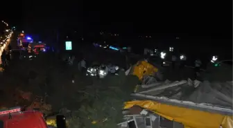 Lastiği Patlayan Tır Sulama Kanalına Devrildi: 1 Ölü