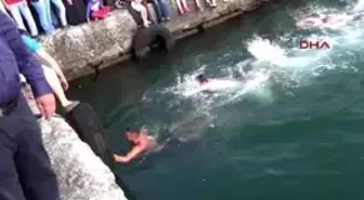 Z.ereğli Denizcilik ve Kabotaj Bayramı?nda Belediye Başkanı?na Ödül Tepkisi