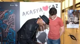 Akasya'da Hayranlarıyla Buluştu