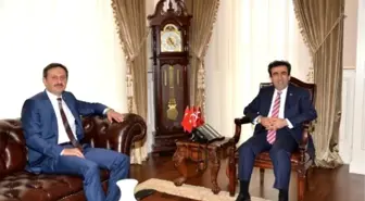 AK Parti Kocaeli Milletvekili Yılmaz, Vali Güzeloğlu'nu Ziyaret Etti