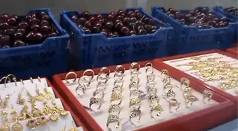 Lapseki'de Altın Alana 'Bir Kiraz' Hediye