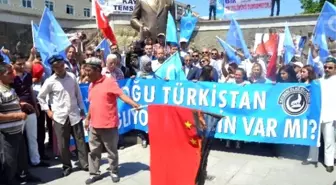 Kayseri'de Çin Bayrağı Yakıldı