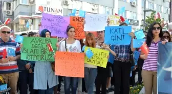 Sosyal Paylaşım Sitesi Üzerinden Toplanan Yüzlerce Kişi Çin'i Protesto Etti