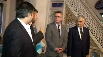 Almanya İçişleri Bakanı Şehitlik Camiinde İftara Katıldı