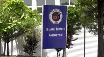 İtikaf İçin Camiye Kapandılar - Kü Dekanı Prof. Dr. Eyüp Baş