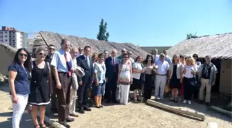 EÜ Yönetim Kurulu, Yeşilova Höyüğünde