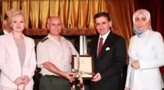 Vali Topaca'dan Veda Yemeği