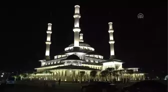 Beştepe Millet Camii'nde Teravihe Büyük İlgi