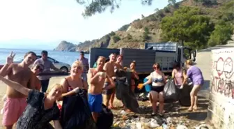 Turmepa Önderliğinde Turistler Çöp Topladı