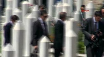 Başbakan Davutoğlu, Kovaçi Şehitliği'ni ve İzzetbegoviç'in Kabrini Ziyaret Etti