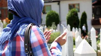 Başbakan Davutoğlu, Kovaçi Şehitliği'ni ve İzzetbegoviç'in Kabrini Ziyaret Etti