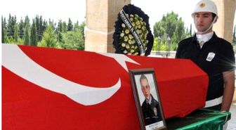 Kazada Ölen Polisin Cenazesi Gözyaşlarıyla Toprağa Verildi