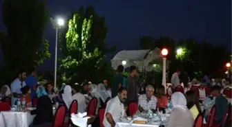 Sur'da Değer Ailelerine İftar Yemeği Verildi