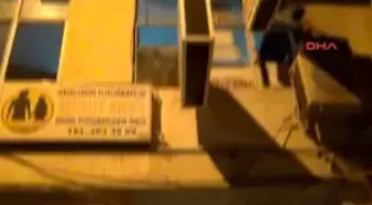 Adana Yeni Yerine Taşınan Çek-İş Sendikasına Kumar Baskını