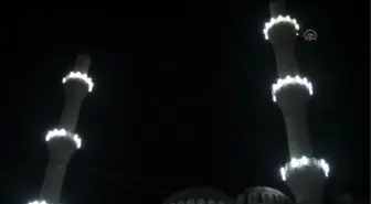 Kadir Gecesinde Kadınlardan Barış Çağrısı