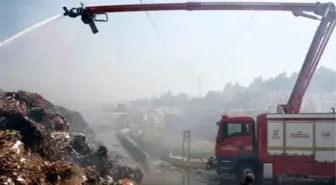 Tire Kutsan'ın Deposundaki Hurda Kağıtlar Hala Yanıyor