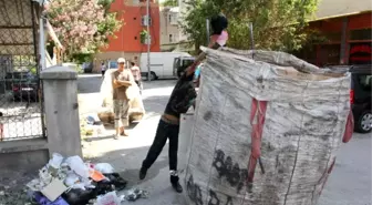 Akranları Tatilde, Onlar Geçim Derdinde