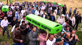 Otomobil Karasu Nehri'ne Uçtu: 6 Ölü (2)