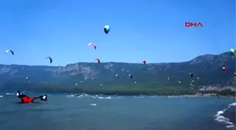 Marmaris Adrenalin Tutkunlarının Adresi Akyaka Kitesurf Plajı