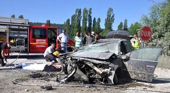 Bozüyük'te Yollar Kan Gölü 2 Ölü 1 Ağır Yaralı
