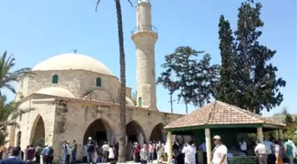 Hala Sultan Türbesi'ne Ziyaretçi Akını