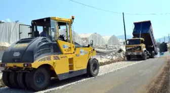 Kumluca Hacıveliler ve Salur'da Asfalt Çalışmaları Devam Ediyor