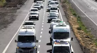 Hukuk Mezunu Nazlı'yı Kadınlar Taşıdı, 20 Bin Kişi Uğurladı