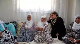 Suruç'taki Patlamada Ölen Uğur'un Cizre'deki Evinde Yas