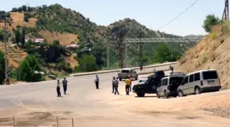 Tunceli'de Yola Döşenmiş 100 Kilogramlık Bomba Bulundu (2)